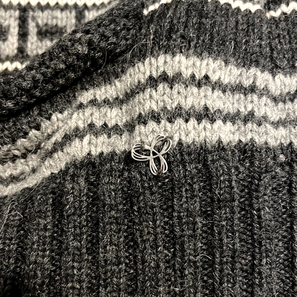TNA: Cozy Black and Gray Zip Shawl Collar Sweater with Reindeer Motif. Sz L. - Picture 5 of 8